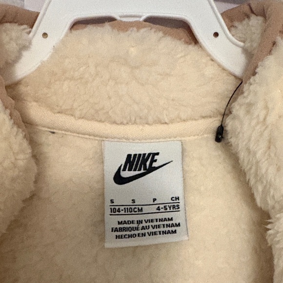 Nike Beige and White Fleece Vest Set boys size small (4-5years old) - Picture 5 of 9
